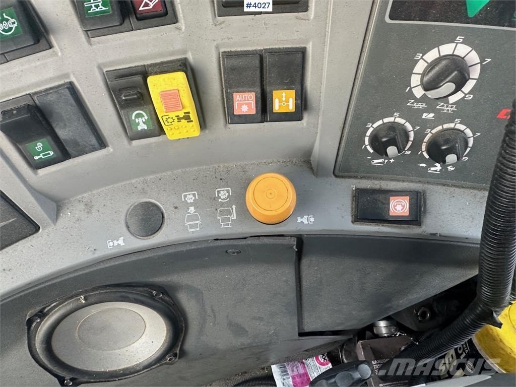 CLAAS Arion 640 Traktori