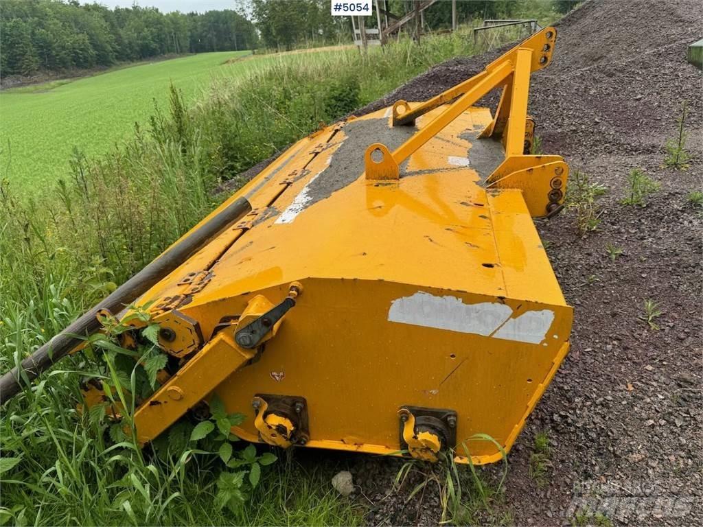  DynaDrive 2600 Drugi strojevi i priključci za obradu zemlje