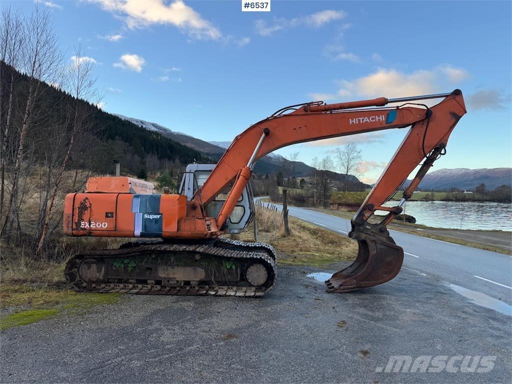 Hitachi EX 200-2. Bageri gusjeničari