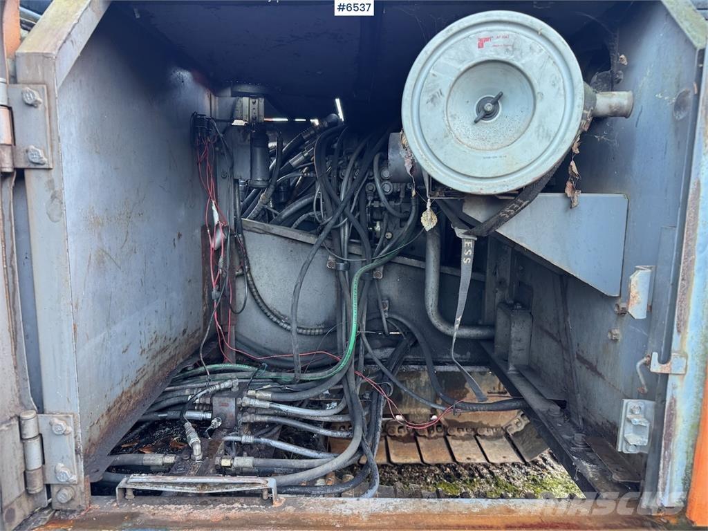 Hitachi EX 200-2. Bageri gusjeničari