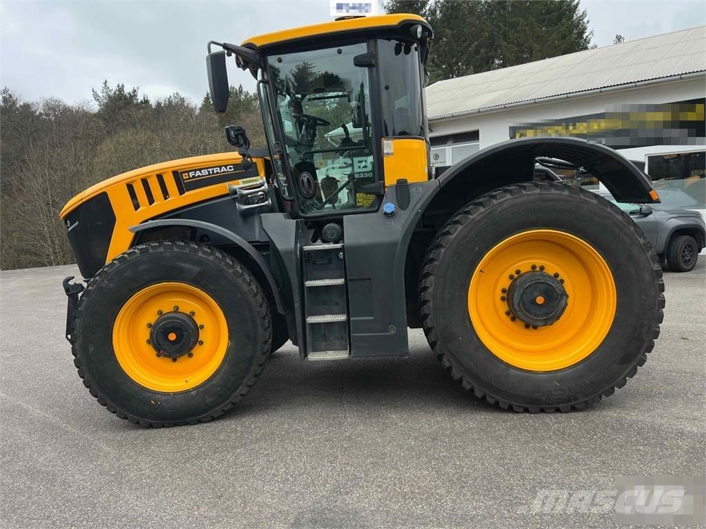 JCB Fastrac 8330 Traktori