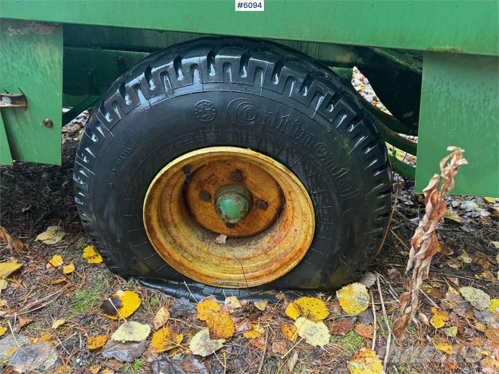 John Deere 332 Ostala oprema za žetvu