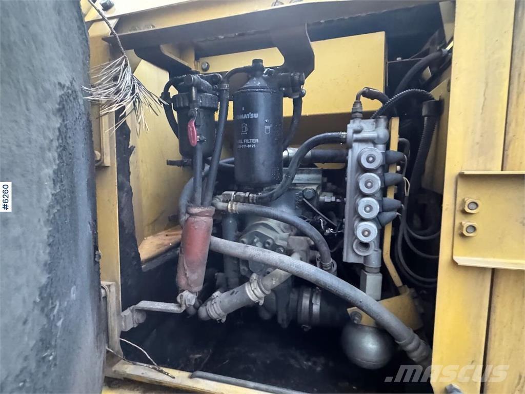 Komatsu PC130-6K Bageri gusjeničari
