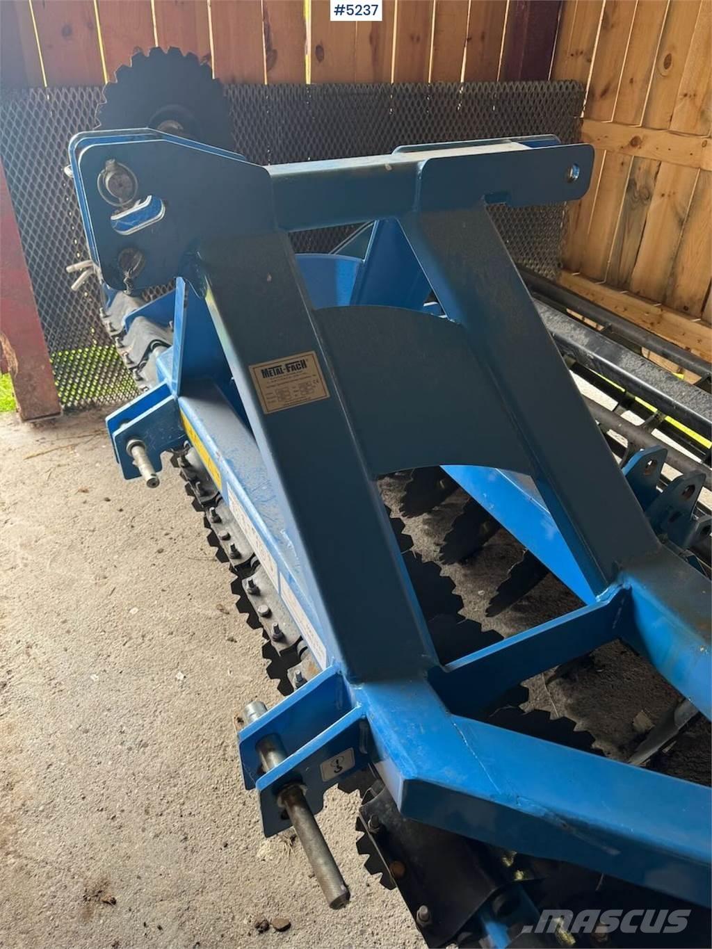  Metal Falch U741 Drugi strojevi i priključci za obradu zemlje
