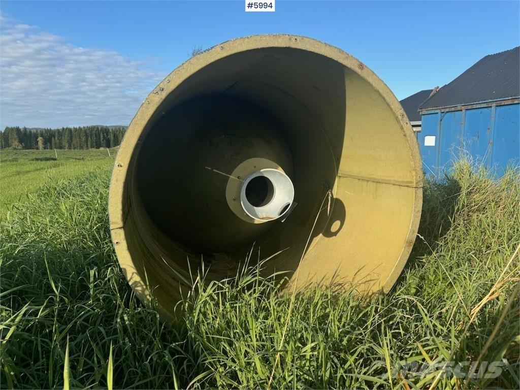  Silo Ca. 25 kubikk Ostala oprema za traktore