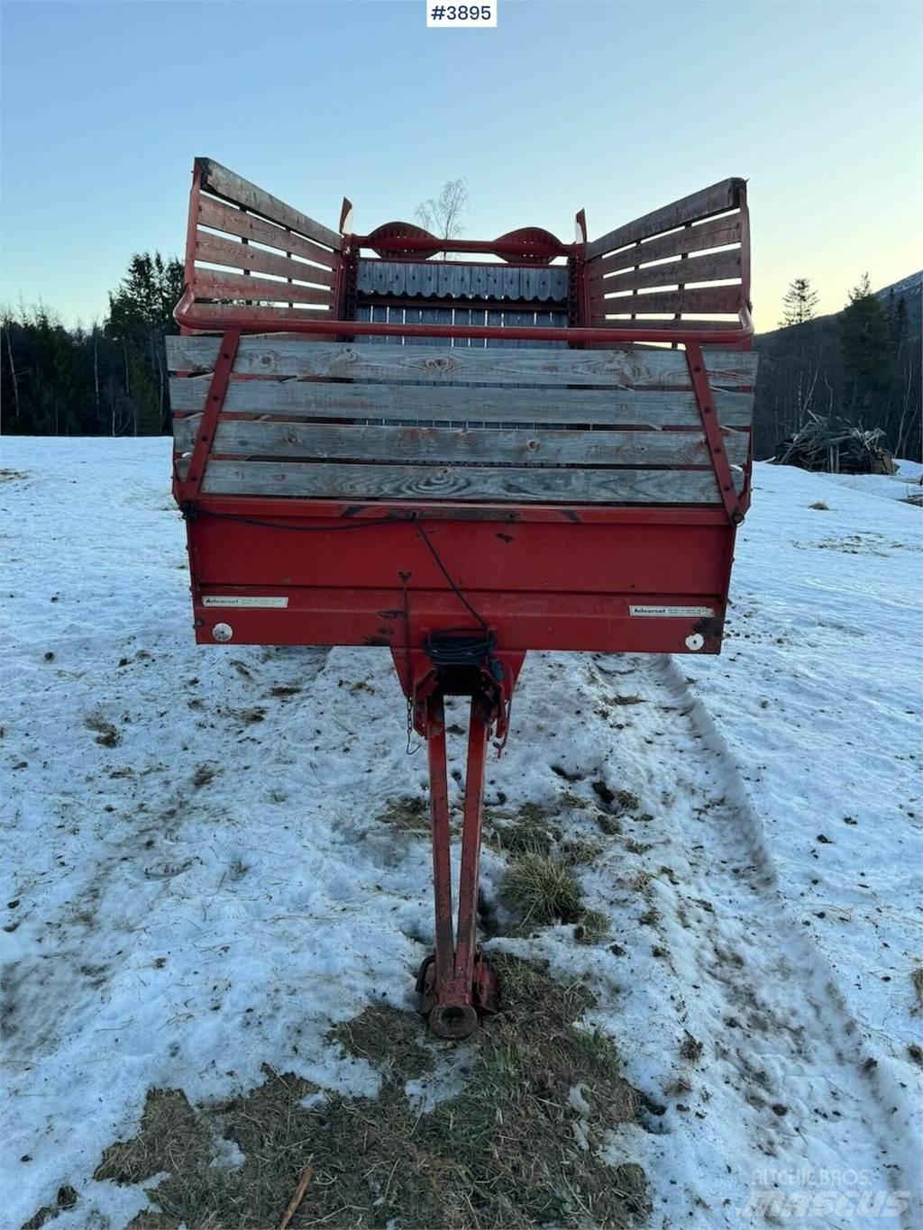 Underhaug 7000 Samoutovorne prikolice