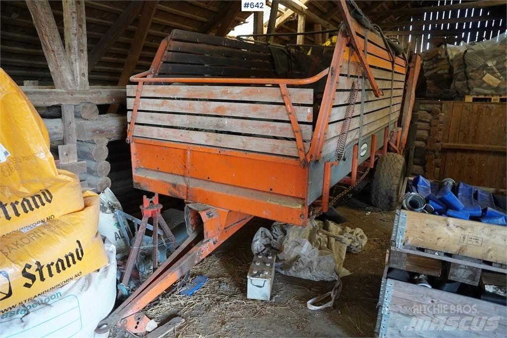 Underhaug 7012 Samoutovorne prikolice