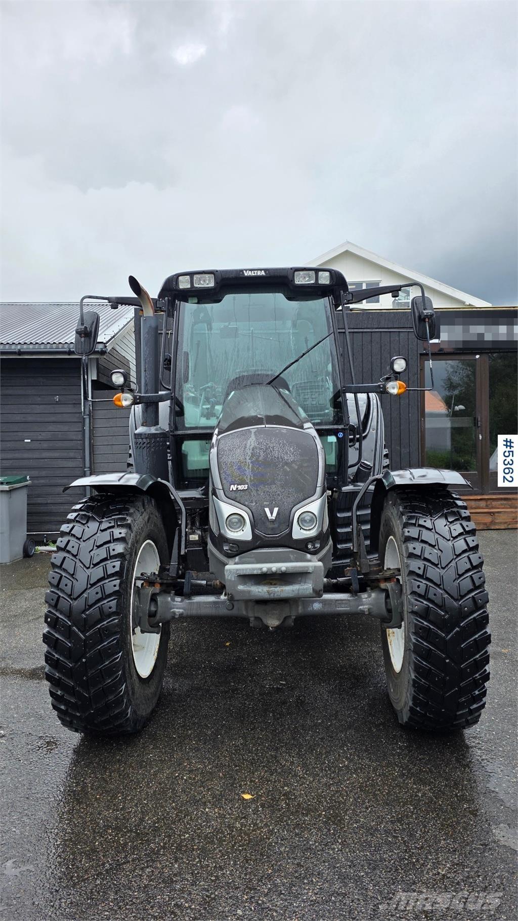 Valtra N103 Traktori
