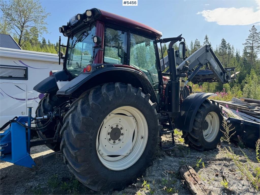 Valtra N123 Traktori