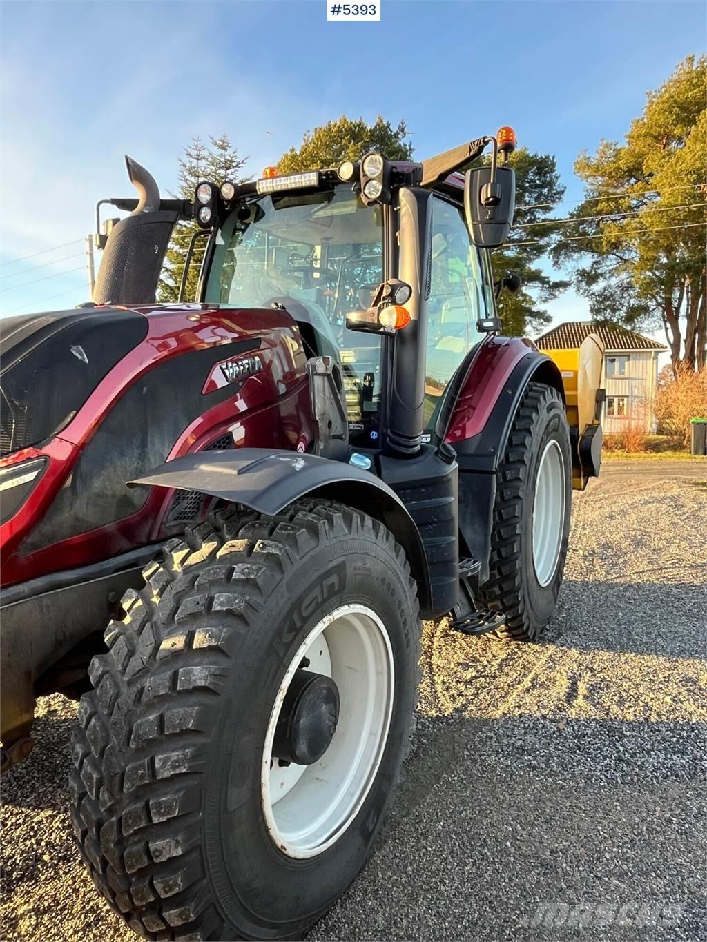 Valtra T174E Traktori