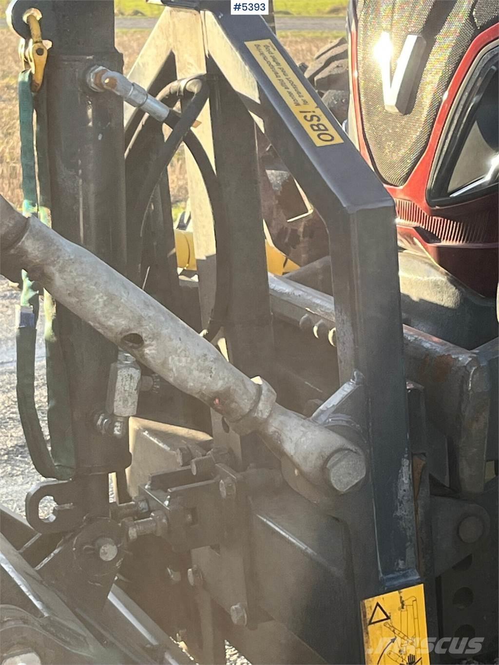 Valtra T174E Traktori