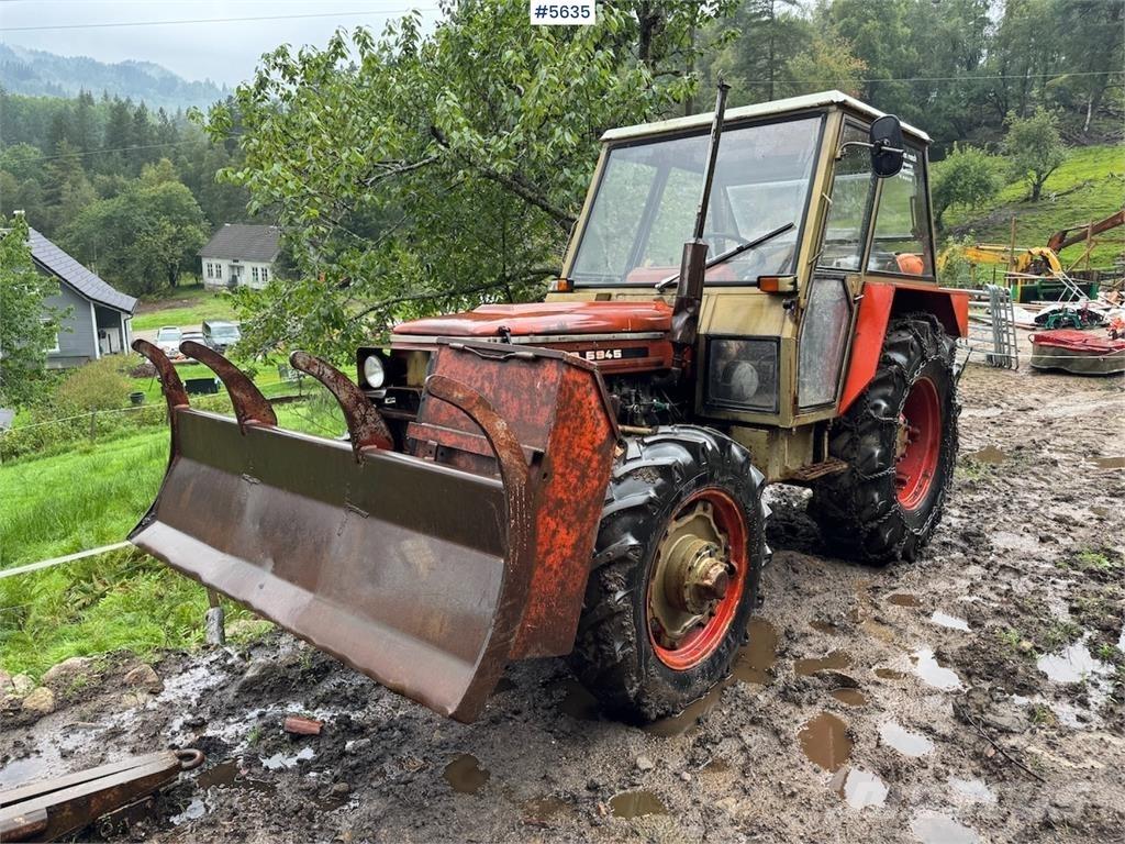 Zetor 5945 Traktori