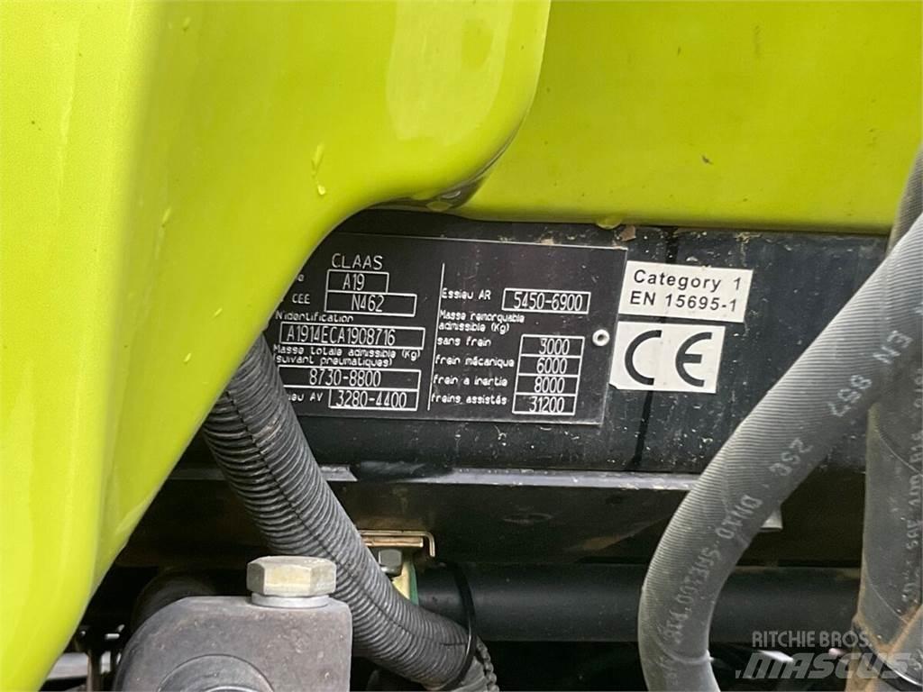 CLAAS Arion 620 Traktori