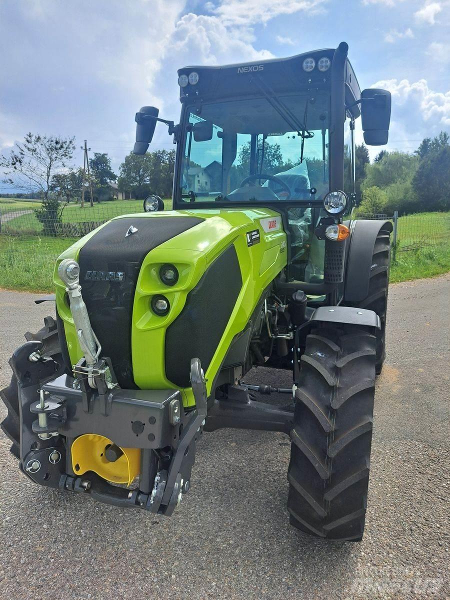 CLAAS Nexos 240 XL Traktori