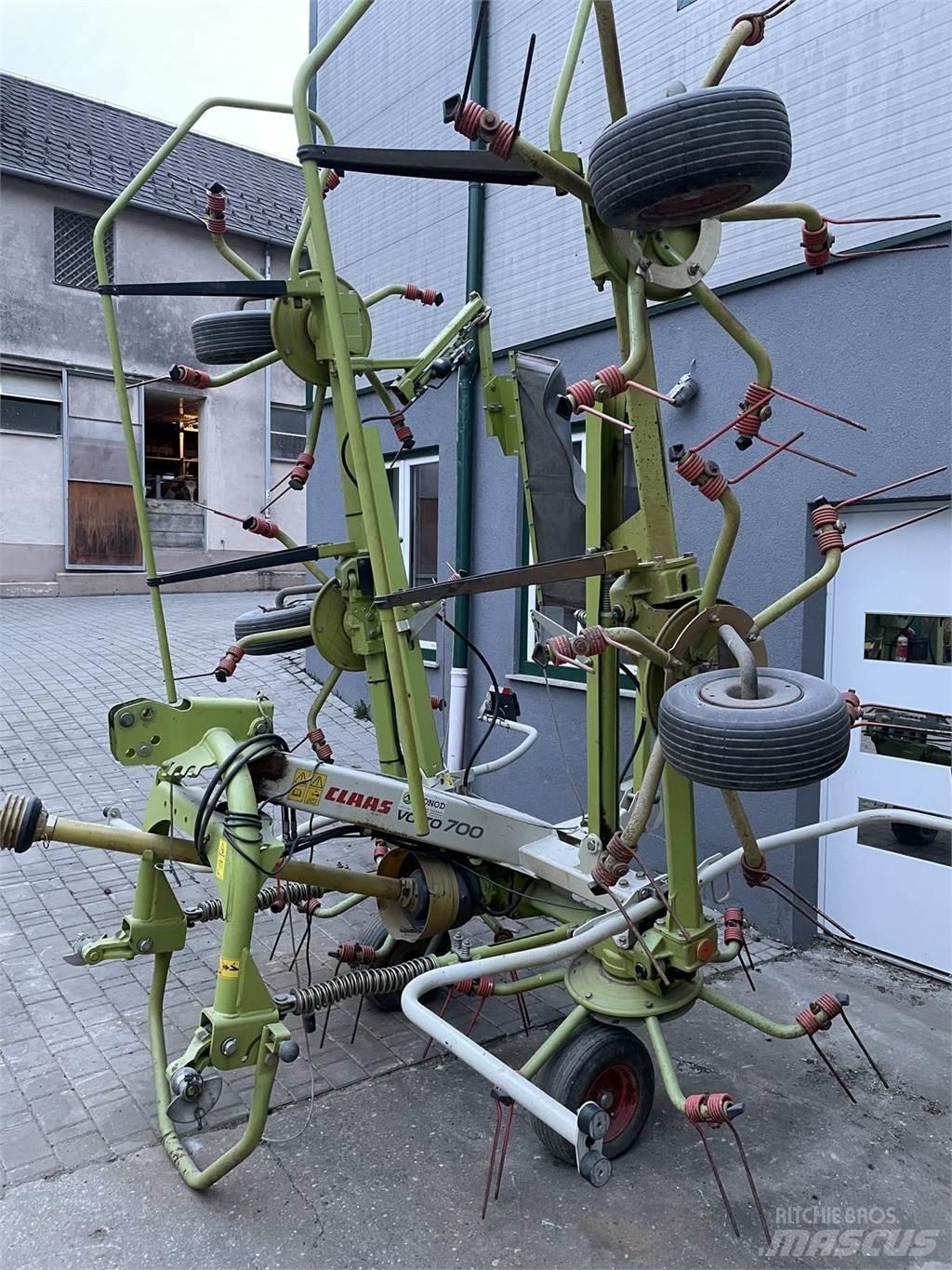 CLAAS VOLTO 700 Okretači i sakupljači sijena