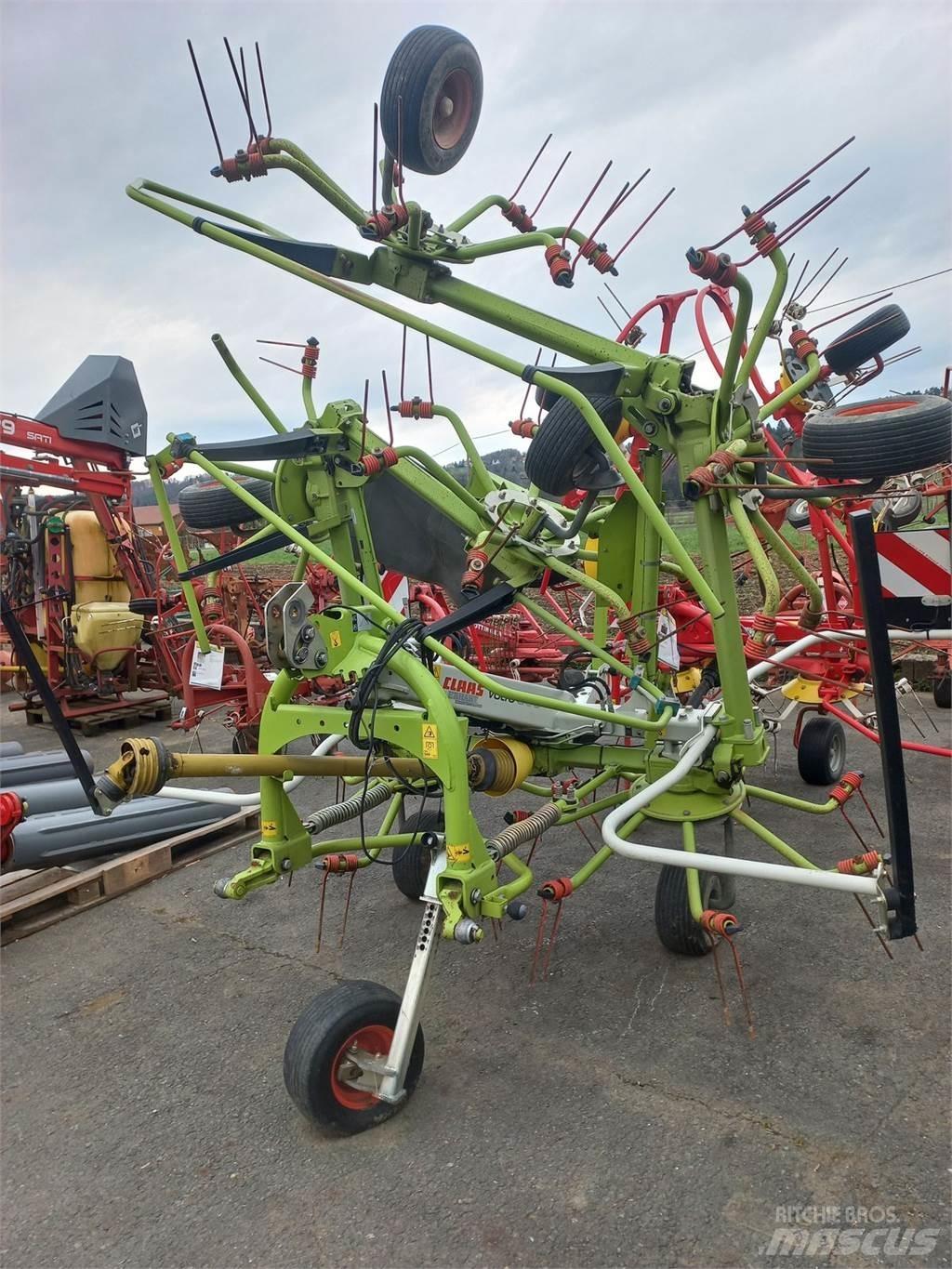 CLAAS Volto 800 Okretači i sakupljači sijena