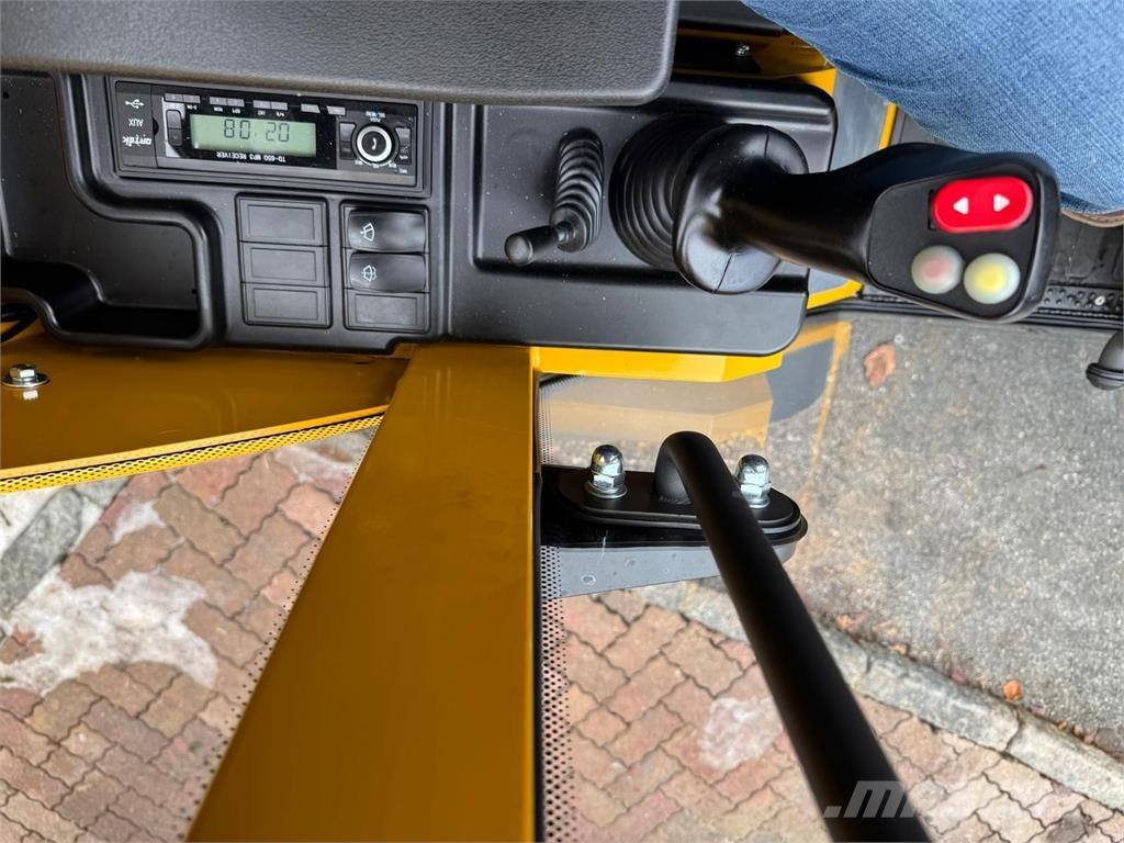 Eurotrac W 12 S Prednji utovarivači i bageri