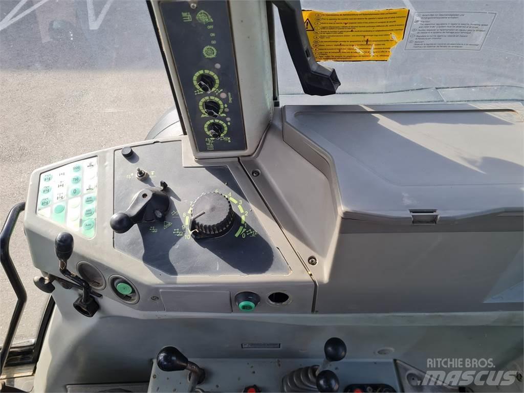 Fendt Favorit 818 Traktori