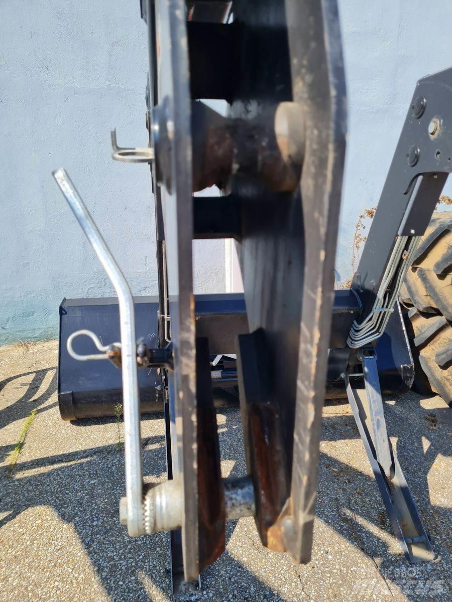 Hauer XB 110 Priključci za prednji utovarivač