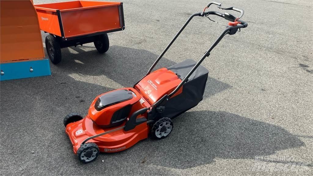 Husqvarna LC 347iVX Traktorske kosilice