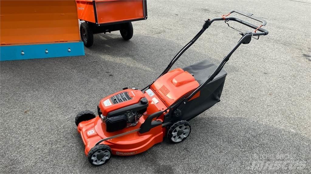 Husqvarna LC 353VE Traktorske kosilice