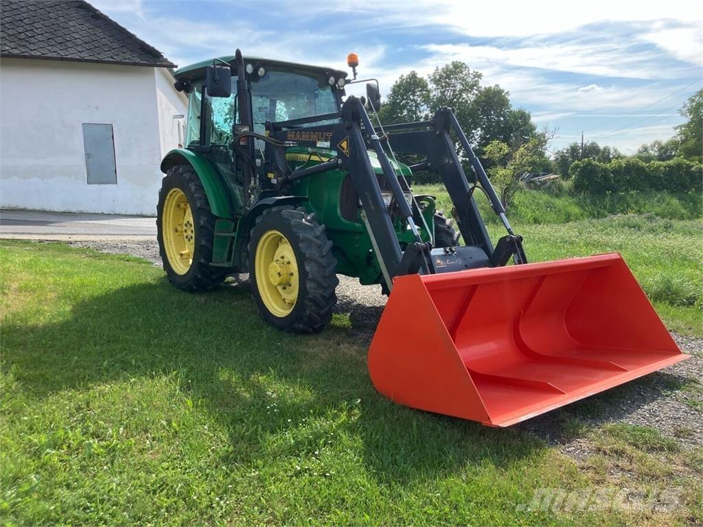 John Deere 5820 Traktori