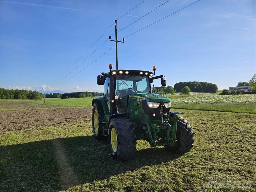 John Deere 6105R Traktori