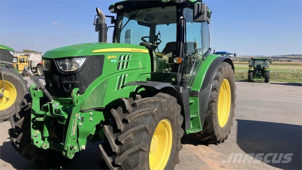 John Deere 6125R Traktori