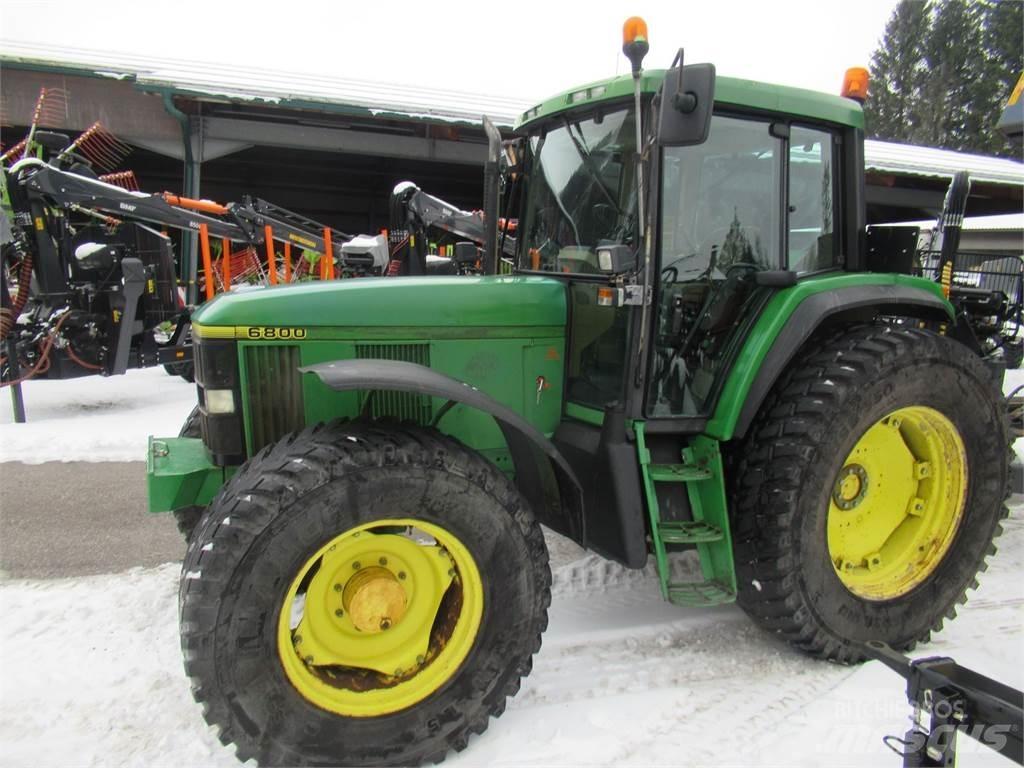 John Deere 6800 Traktori