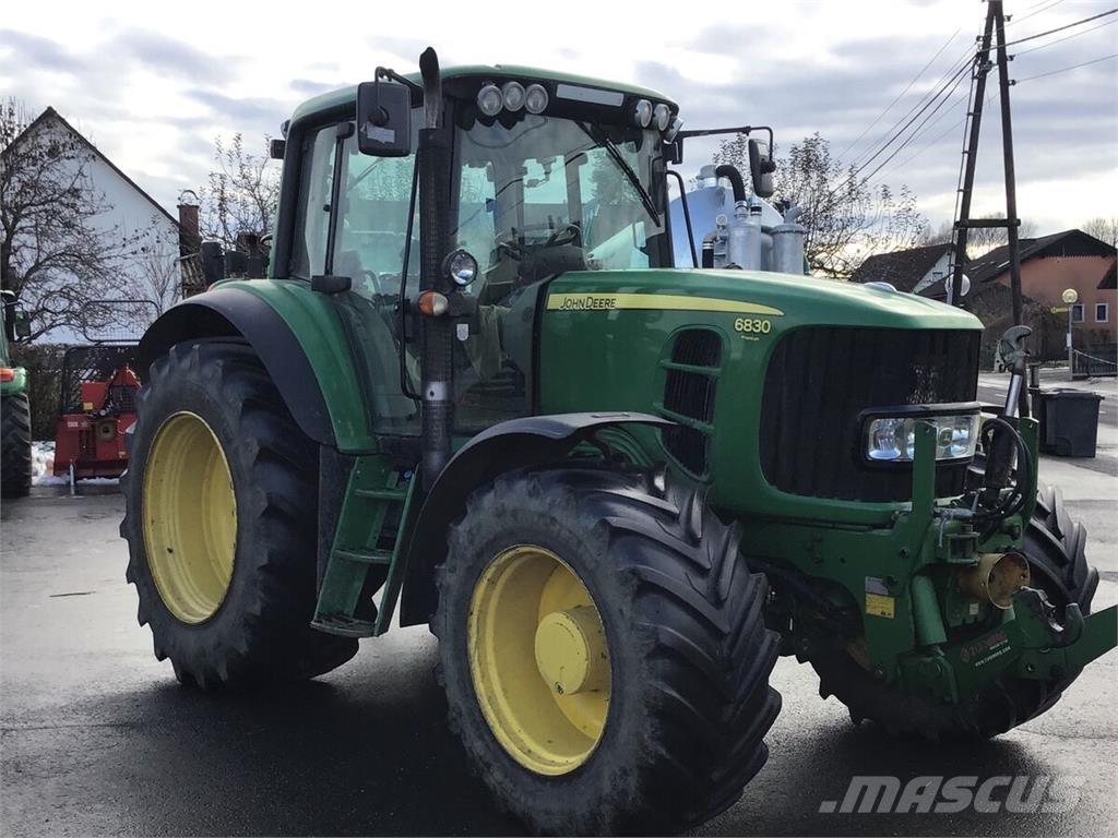 John Deere 6830 Traktori