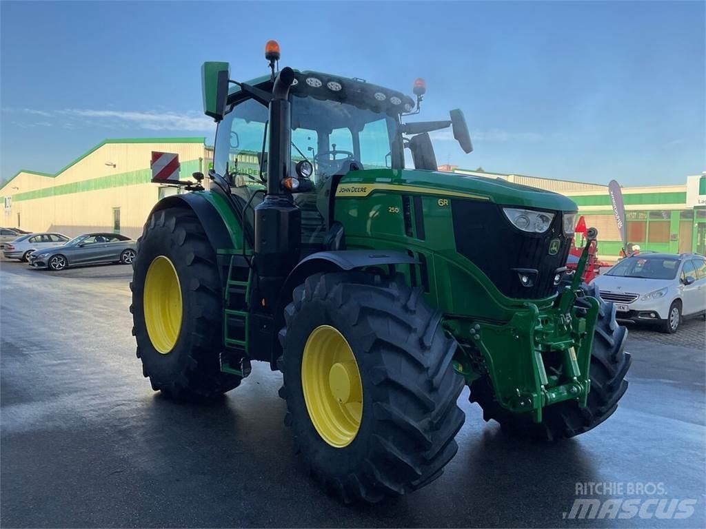 John Deere 6R 250 Traktori