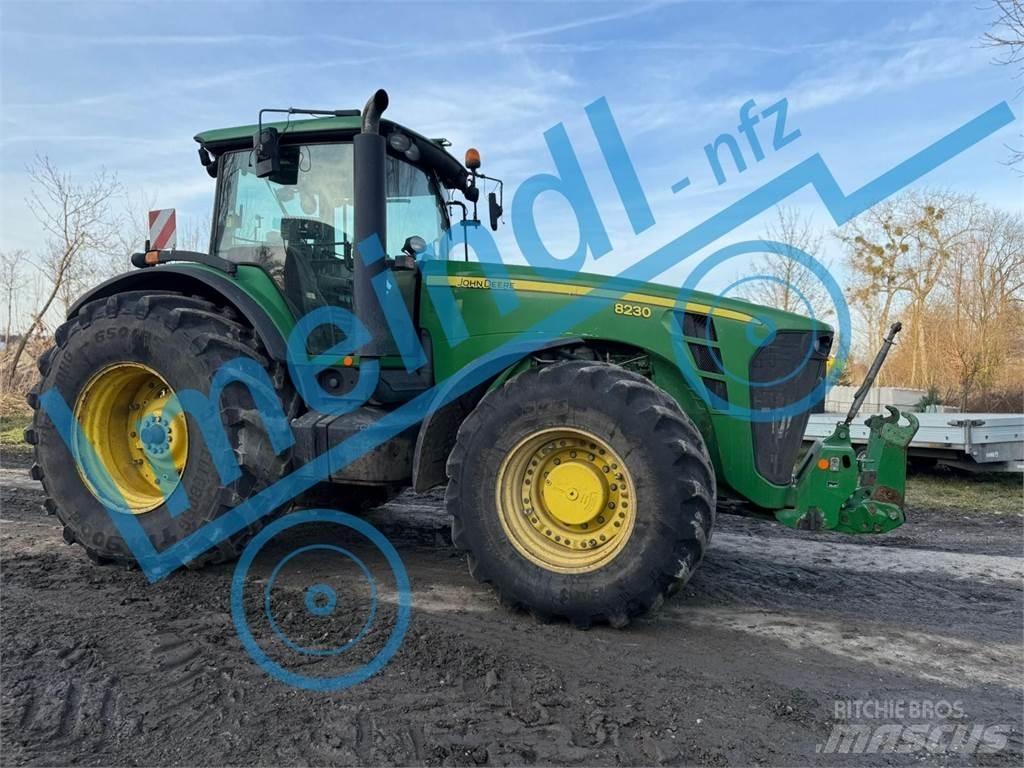 John Deere 8230 Traktori