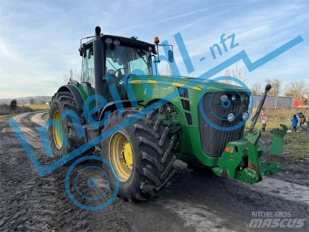 John Deere 8230 Traktori