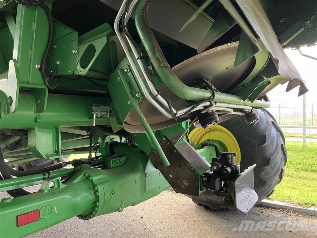 John Deere T670 Kombajni