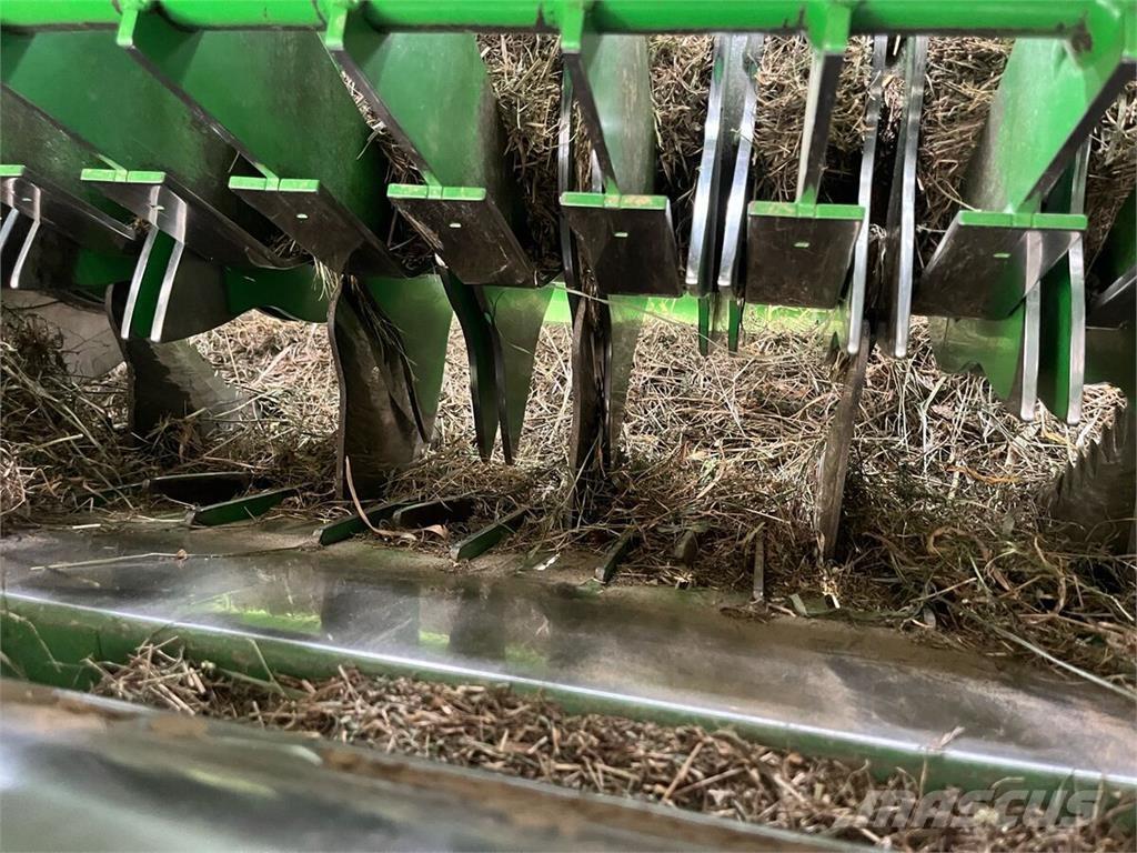 John Deere V451R Rolo balirke