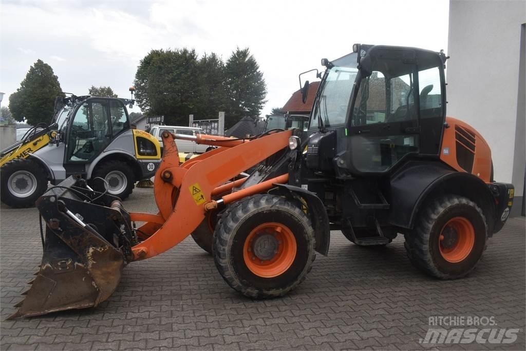 Komatsu WA100M-7 Utovarivači na kotačima