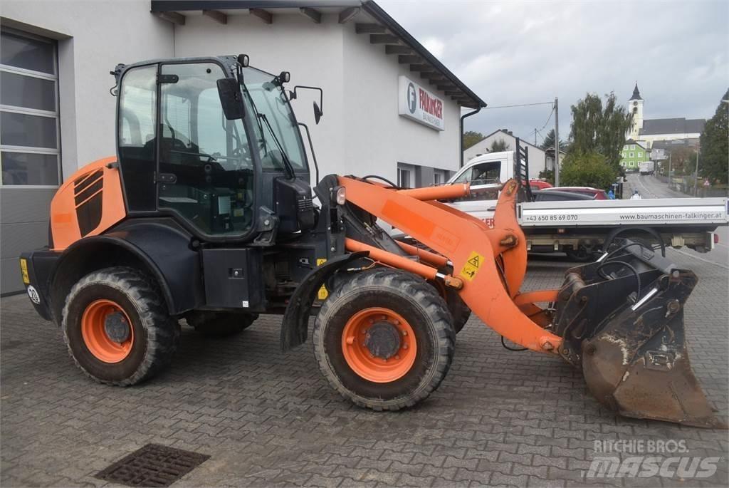 Komatsu WA100M-7 Utovarivači na kotačima