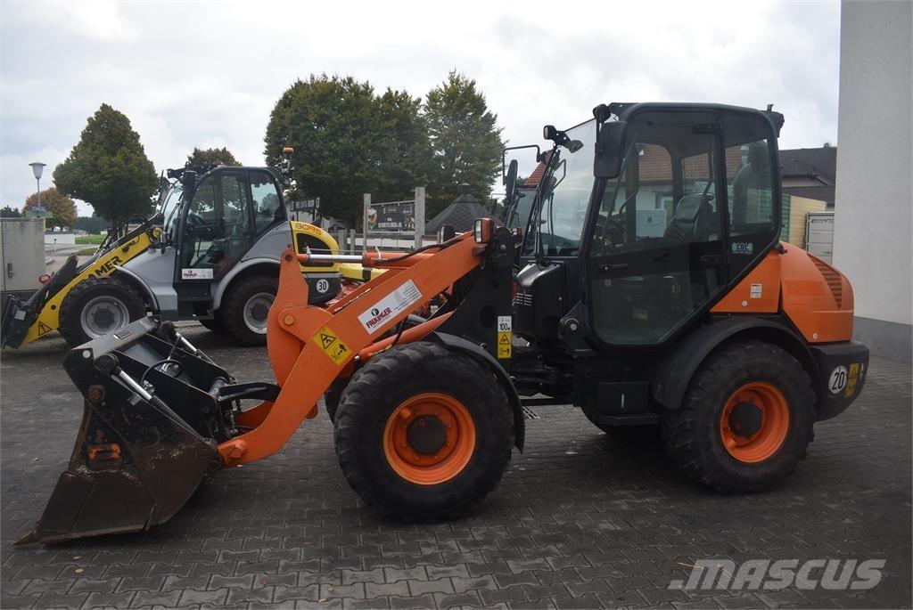 Komatsu WA70-7 Utovarivači na kotačima