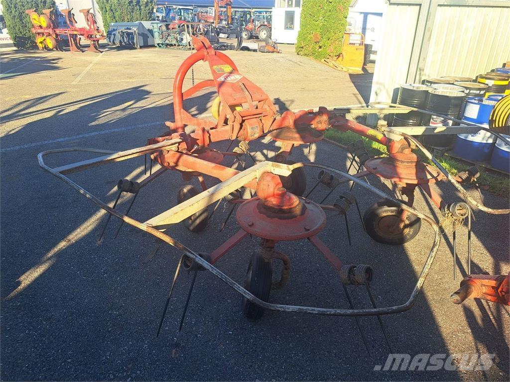 Kuhn 4 Kreisel Okretači i sakupljači sijena