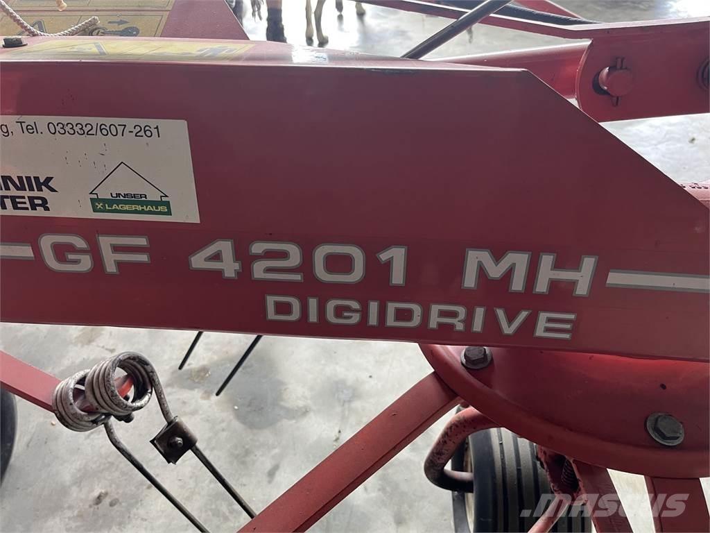 Kuhn GF 4201 MH Okretači i sakupljači sijena