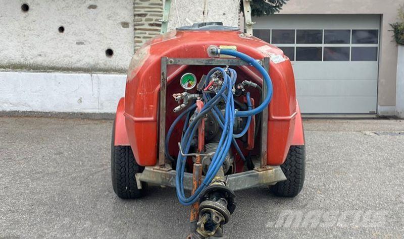 Lochmann RP 10/32 Vučene prskalice