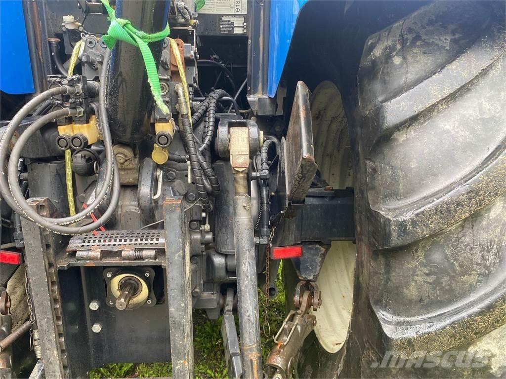 New Holland T7040 Traktori
