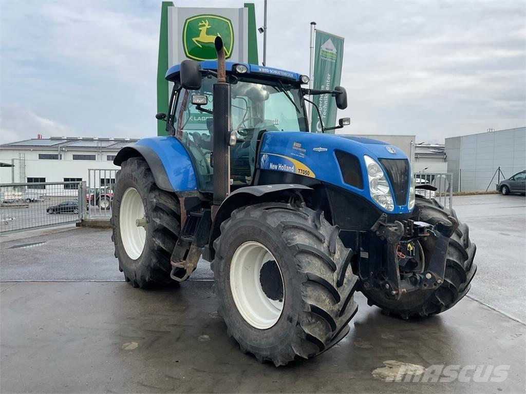New Holland T7050 Traktori