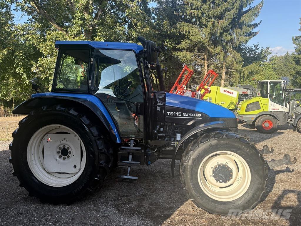 New Holland TS115 Traktori