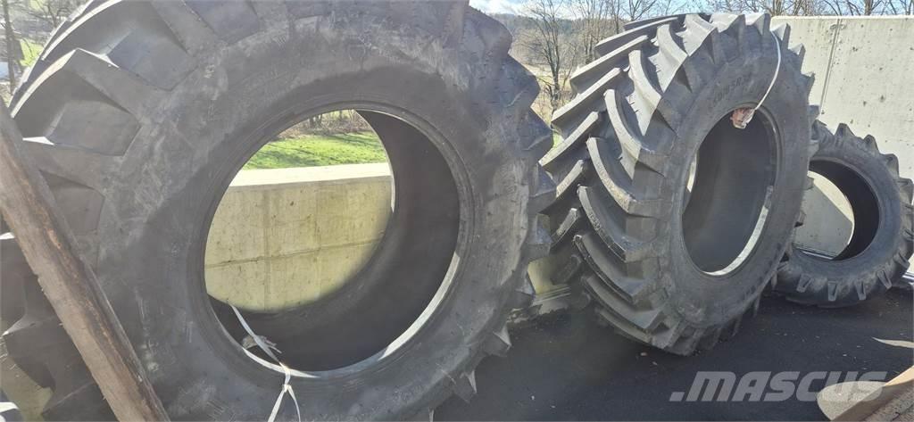 Petlas 650/85 R38 Gume, kotači i naplatci