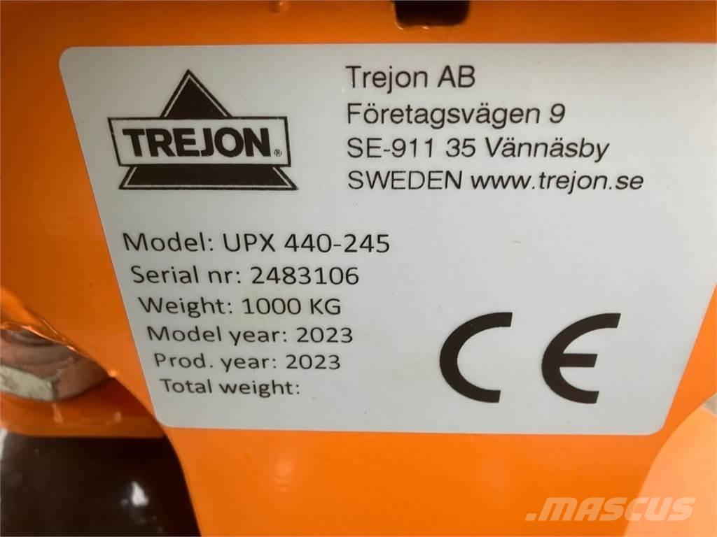 Trejon UPX 440-245 Ostali strojevi za ceste i snijeg