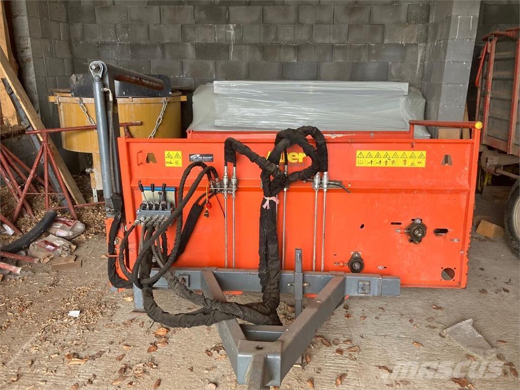  V Ostala oprema za žetvu stočne hrane