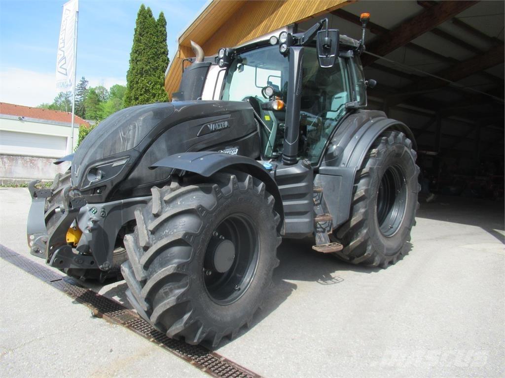 Valtra T 214D Traktori