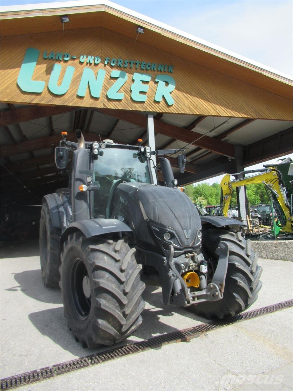 Valtra T 214D Traktori