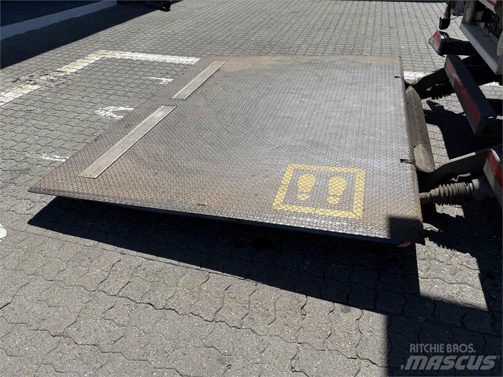 Kel-Berg D500V City Poluprikolice sa ceradom